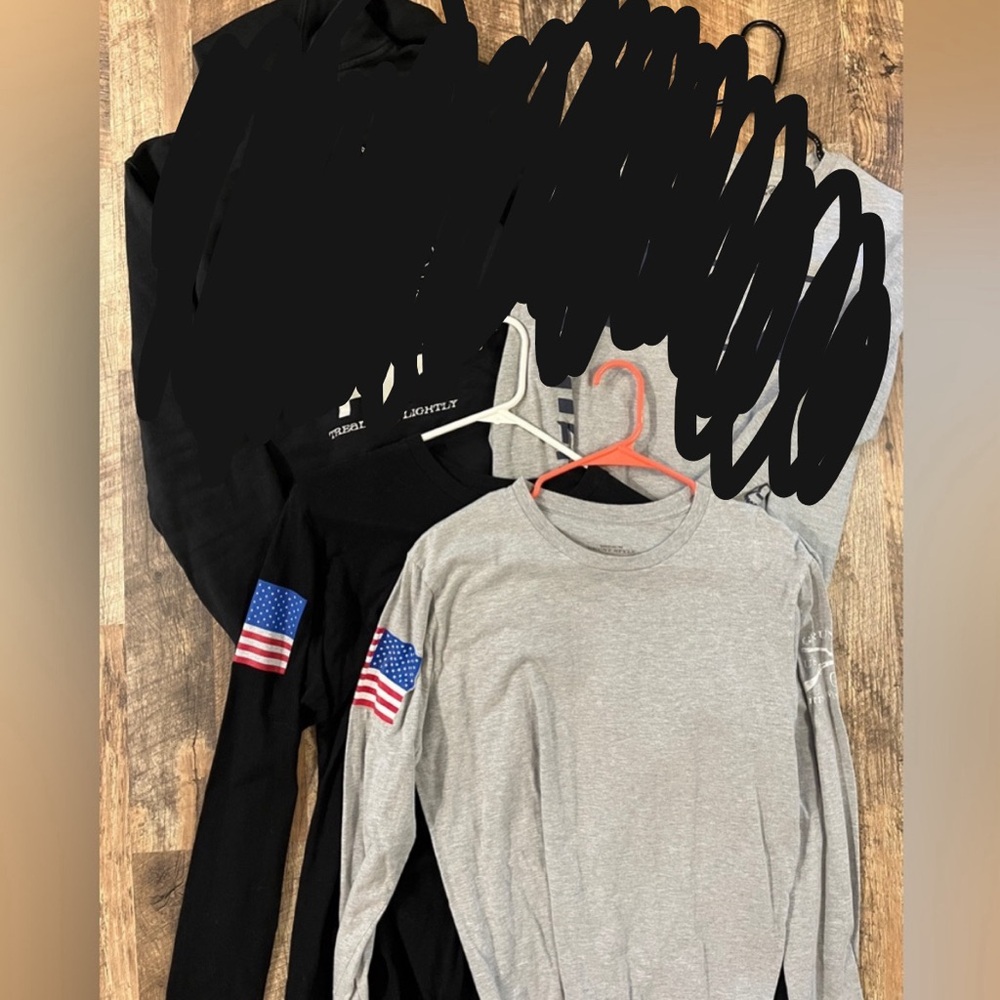 2 Men’s Grunt Style Long Sleeve Tops